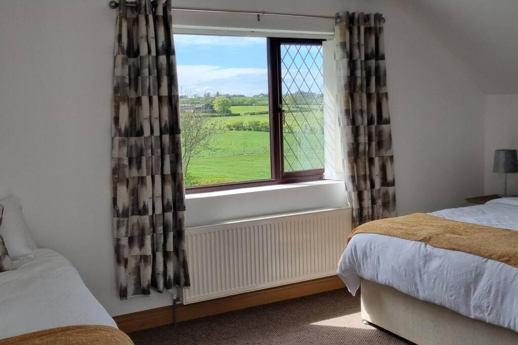 Grace'S Place With Hot Tub & Games Room Carrickfergus Exterior foto